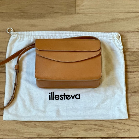 Illesteva Flamingo Flap Shoulder Bag - Picture 7 of 9